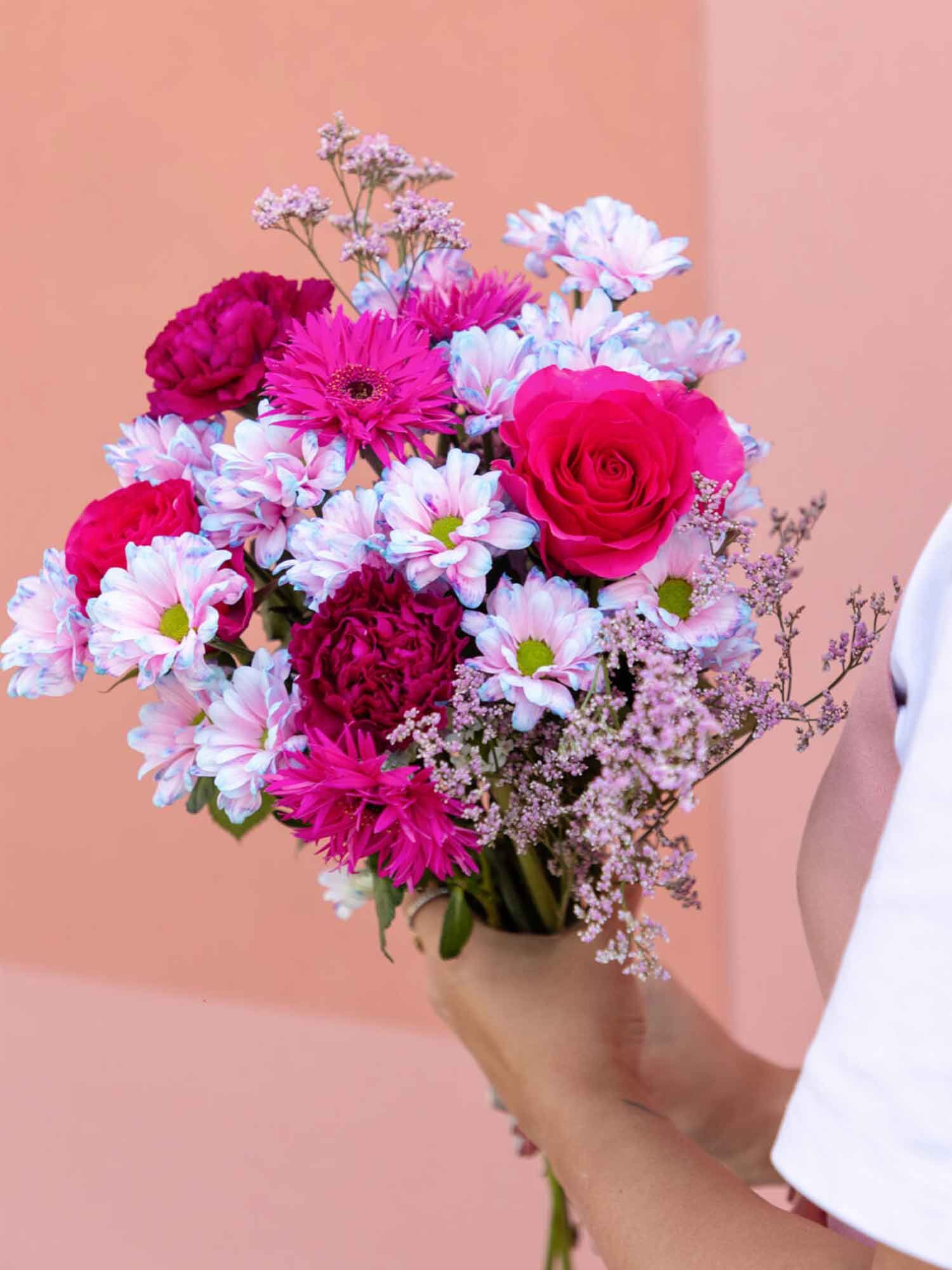 Blumenstrauß, Pinkfarbene Blumen, Gänseblümchen, Rose, bunter Strauß