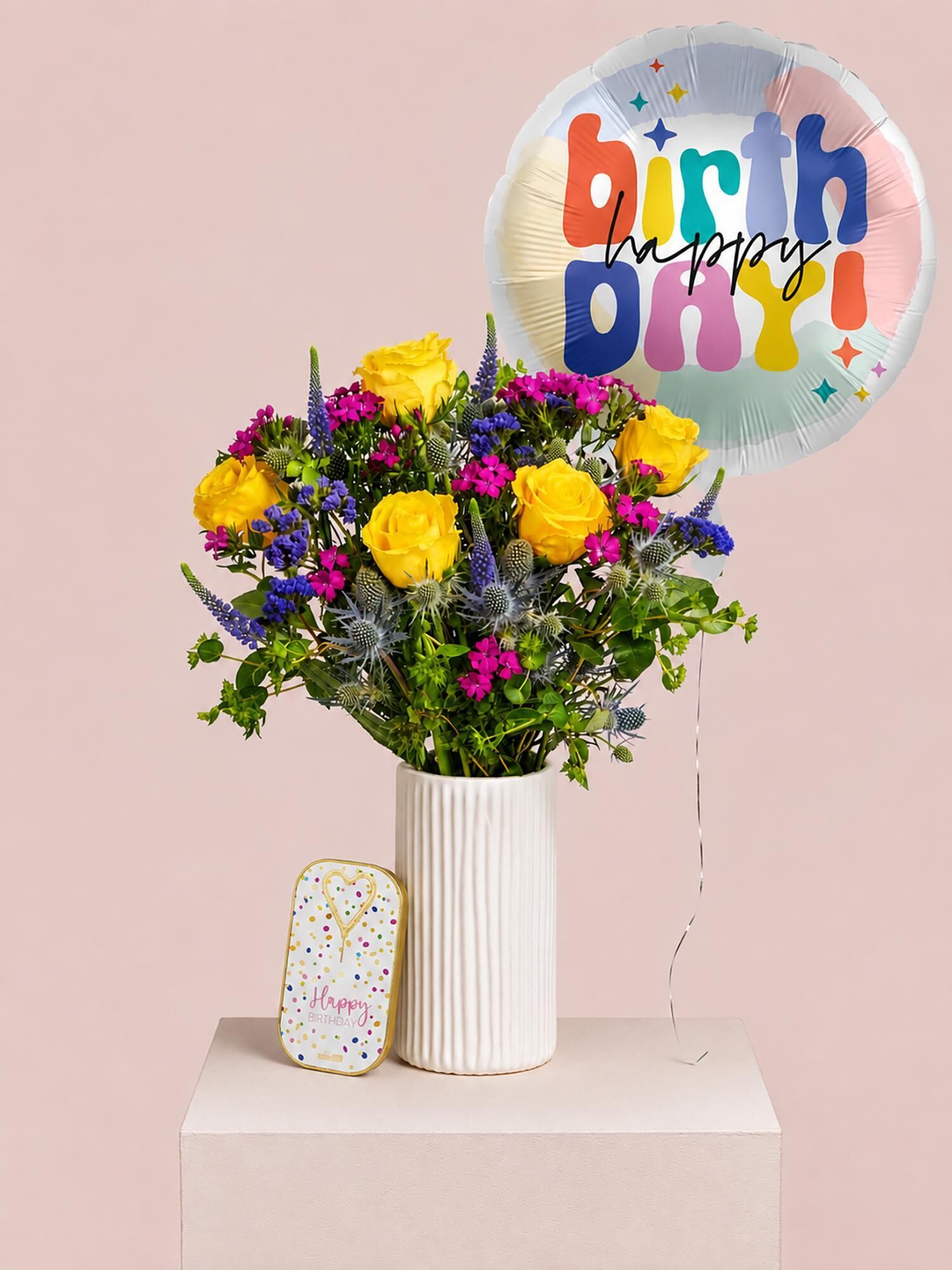 Blumenarrangement, Gelbe Rosen, gemischter Strauß, Vase, Geburtstag, Ballon, Karte