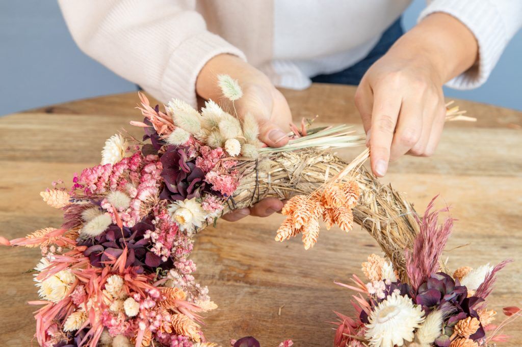 Rundum mit Gras umwickeln