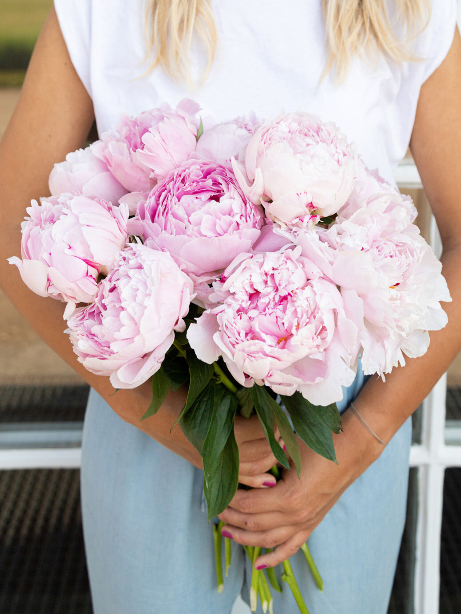 Blume, Blumen-Arrangement, Blumenstrauß, Person, Frau