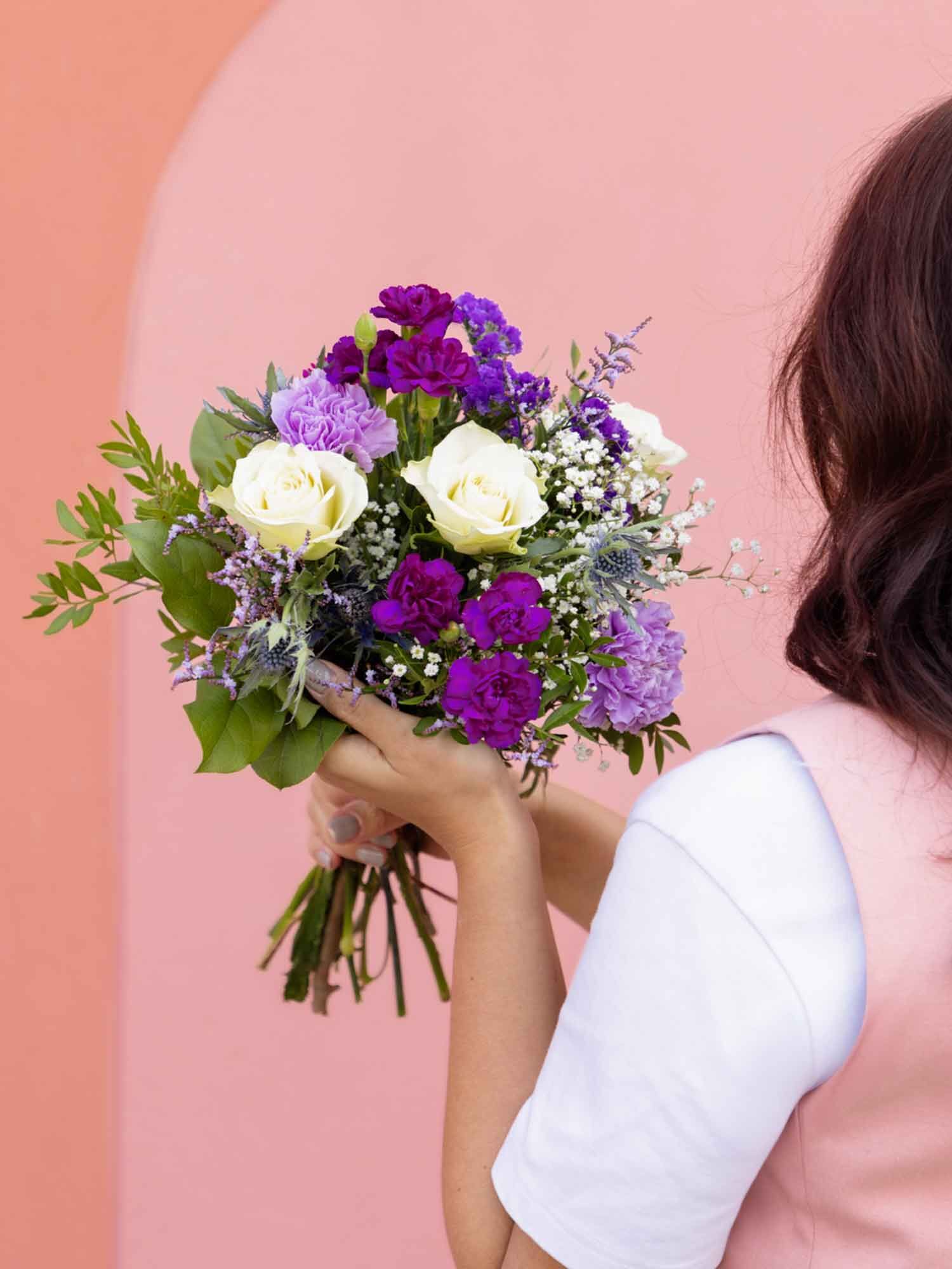 Blumenstrauß, Blüten, Blumenbukett, Rose, bunt, Blumenstrauß, Blumen, bunten Blumenstrauß, lila weiß, tragbarer Blumenstrauß