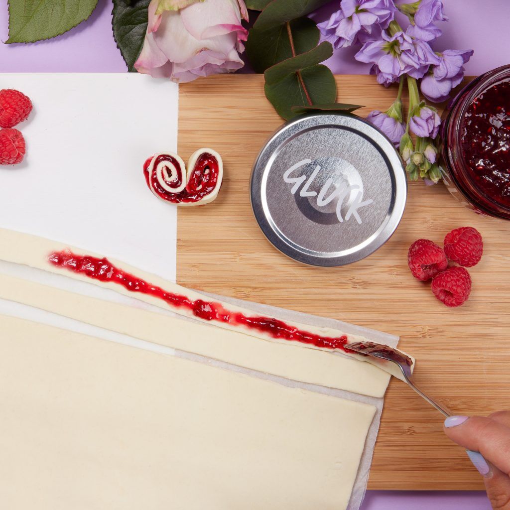 bestreichen des Blätterteiges