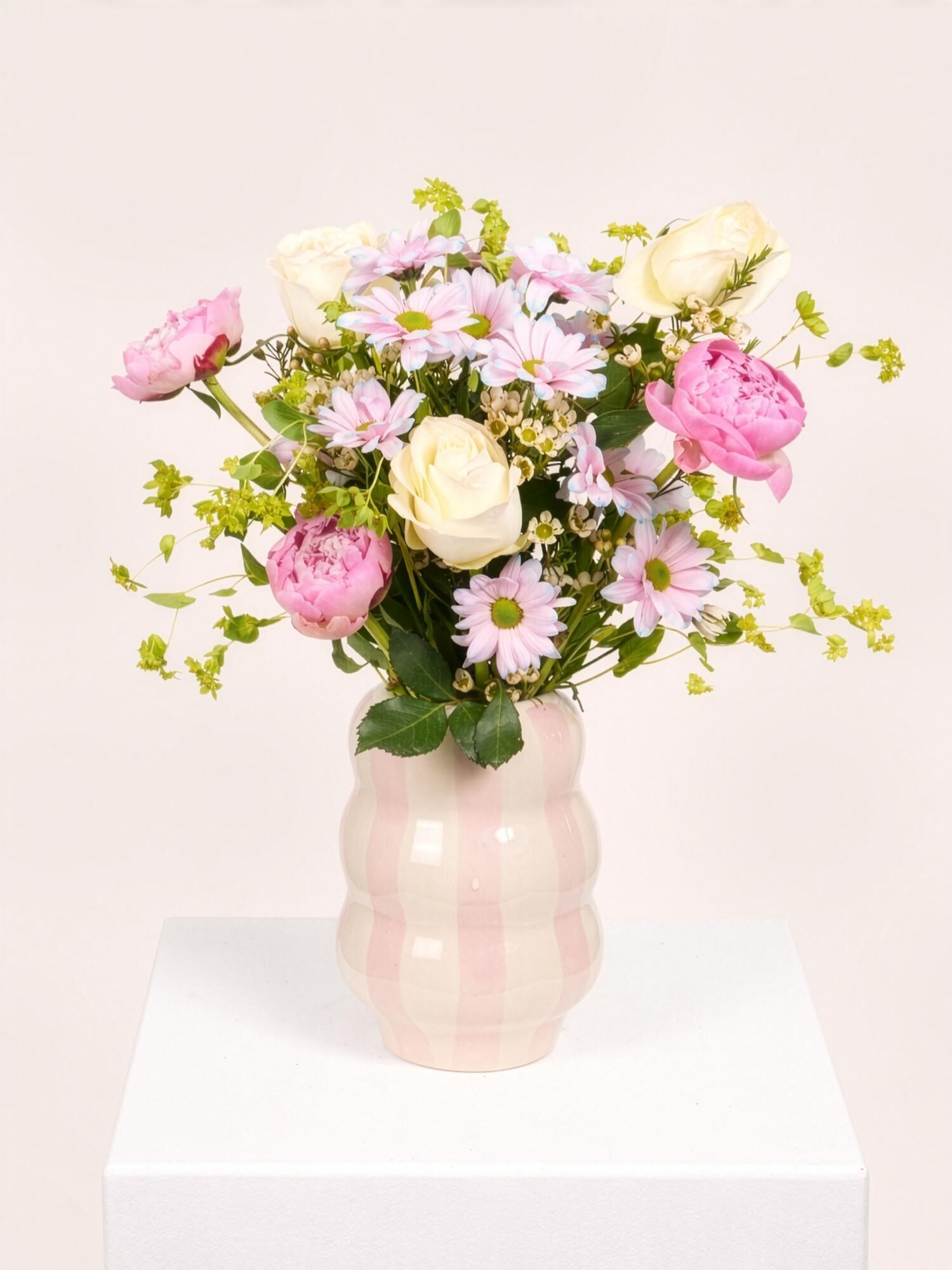 Blumenstrauß, Blumen, Pfingstrosen, Gänseblümchen, Vasｅ