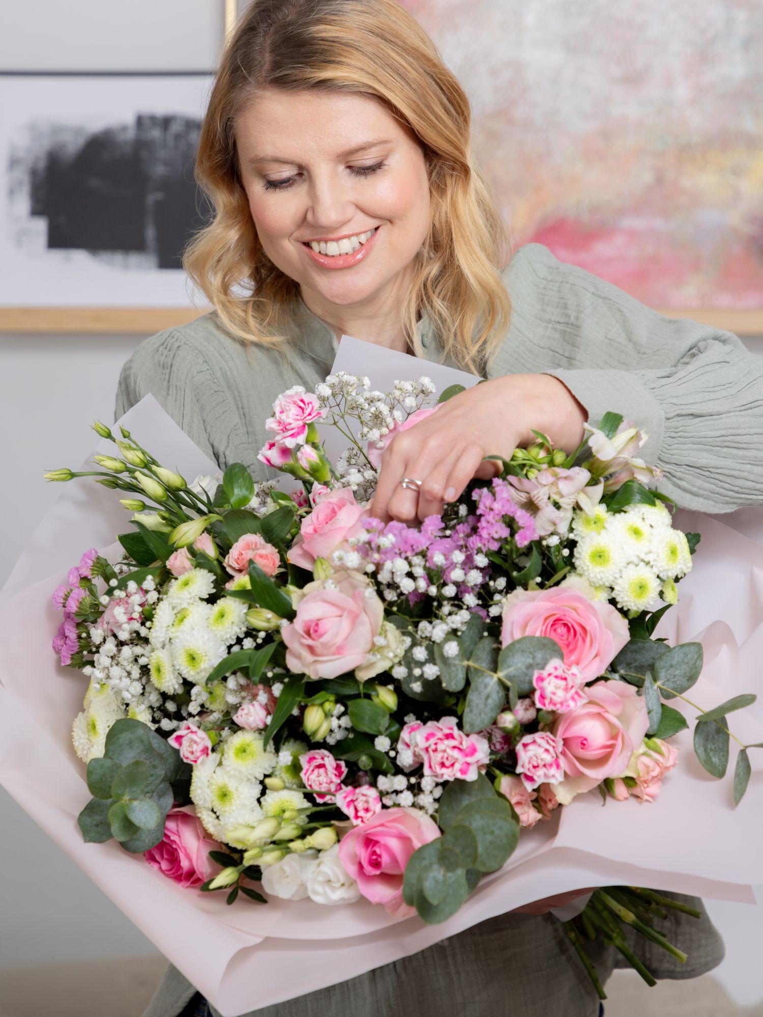 Mamaliebe Blume, Blumen-Arrangement, Blumenstrauß, Florales Design, Rose