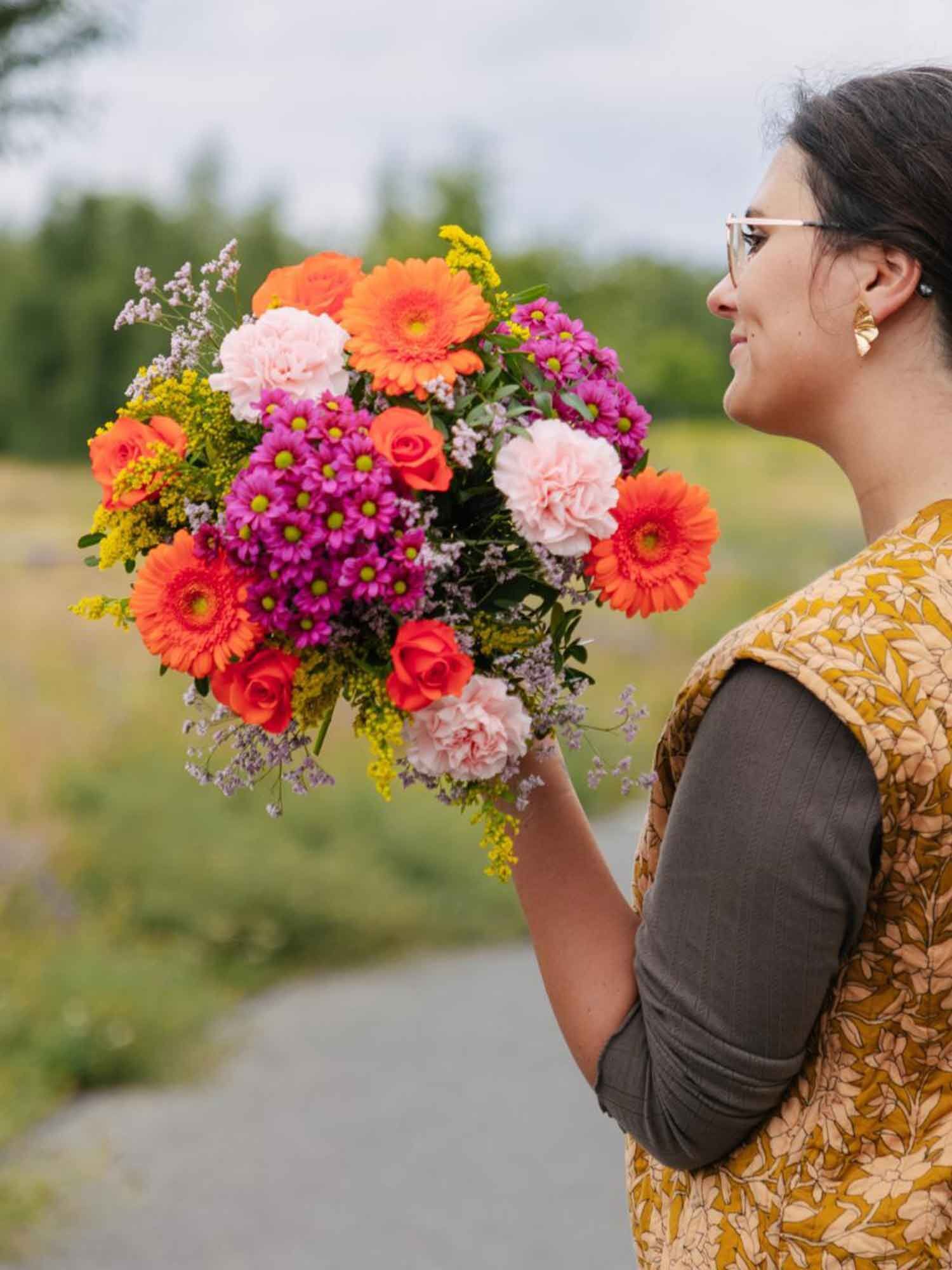 Blumenstrauß, Blüten, bunter Strauß, Blumenarrangement, Strauß mit pinken und orangefarbenen Blüten