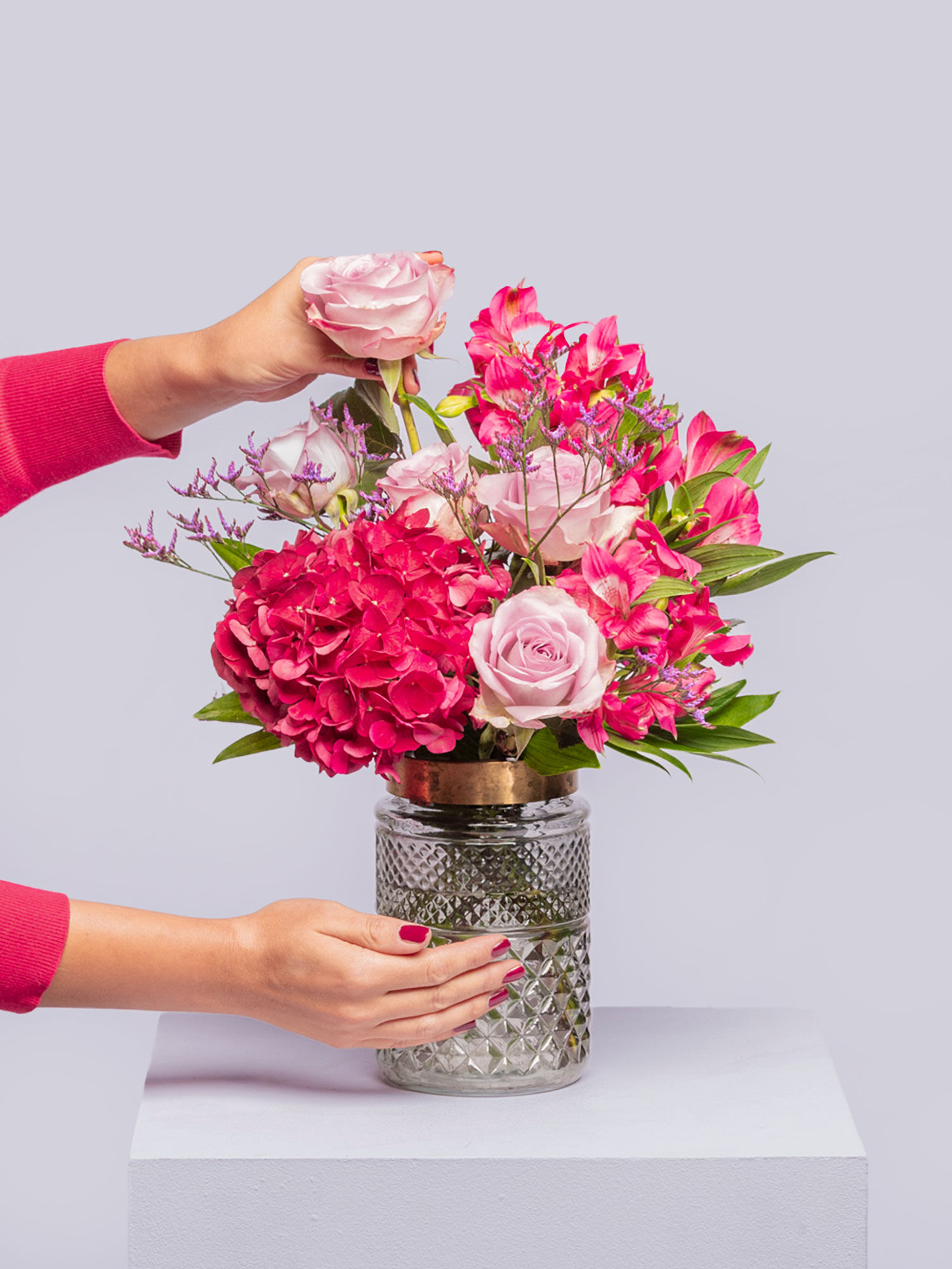 Blume, Blumen-Arrangement, Blumenstrauß, Rose, Krug