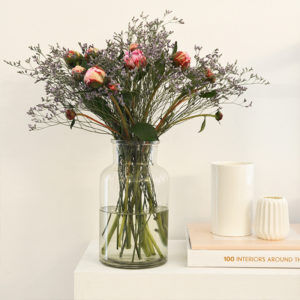 Pfingstrosen und Limonium