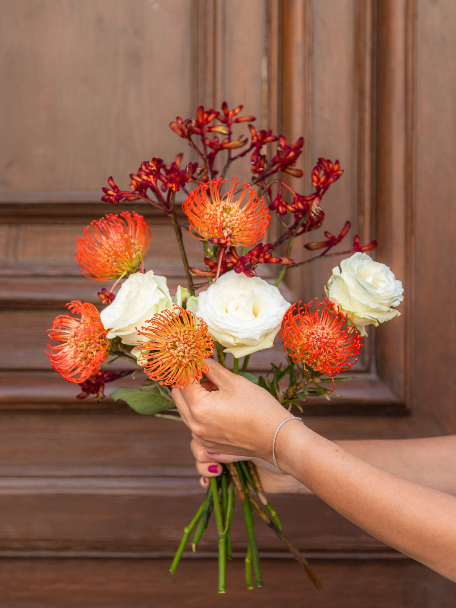Blume, Blumen-Arrangement, Blumenstrauß, Rose, Finger