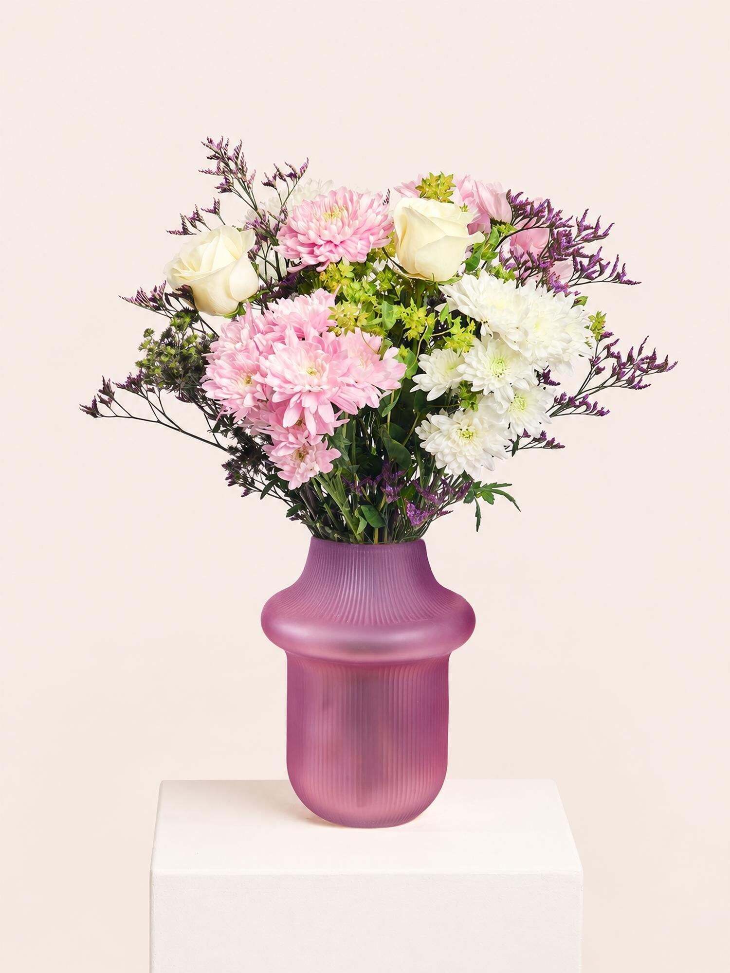 blumenstrauß, pinkes vase, weiße rosen, dahlien, lila vase